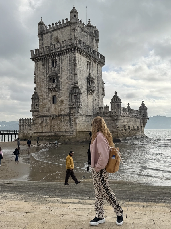 Adriana en la costa
